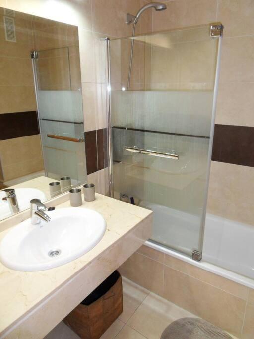 Modern 1 Bedroom Apartment, In La Cala De Mijas Ngoại thất bức ảnh